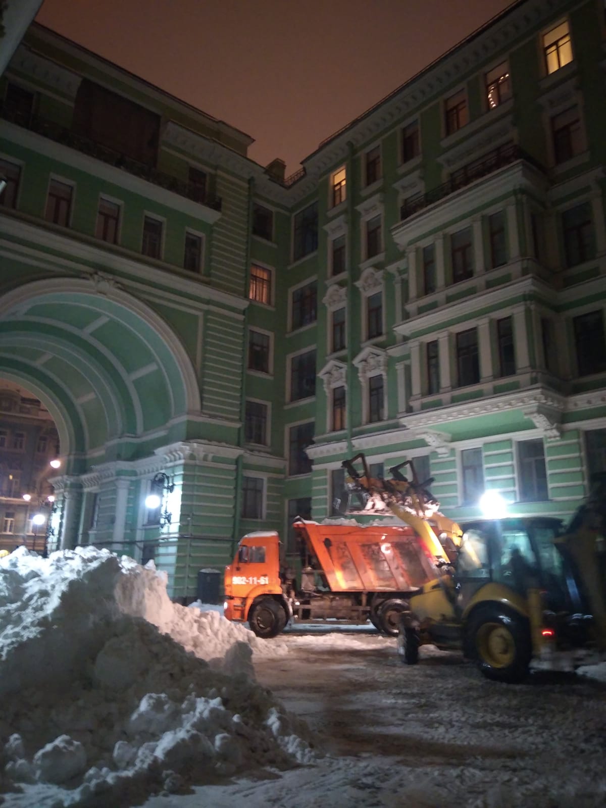 Очистка крыш от снега